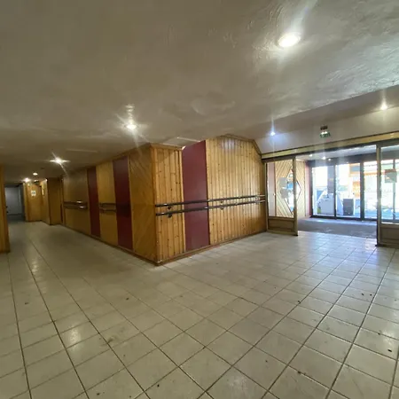 Apartment Neves - Location: Pour 4 Personnes Dans Un Quartier Anime