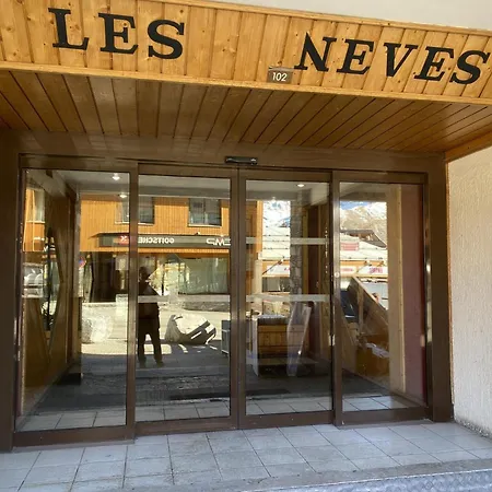 Résidence Neves - Location: Pour 4 Personnes Dans Un Quartier Animé * Val Thorens